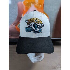 Men's Jacksonville Jaguars New Era Two-Tone 2022 NFL Sideline 39THIRTY Flex Hat